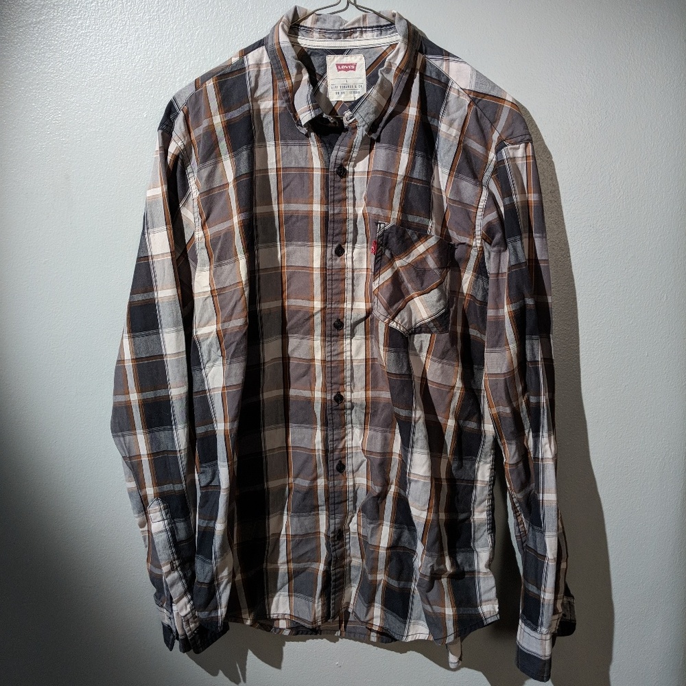 👨Levi's Button Down - Picture 2 of 5